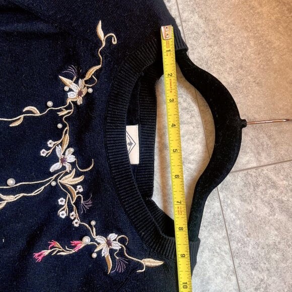 Floral Embroidered & Pearl Sweater (St Johns Bay Cotton Blend Size XL) - Picture 6 of 11